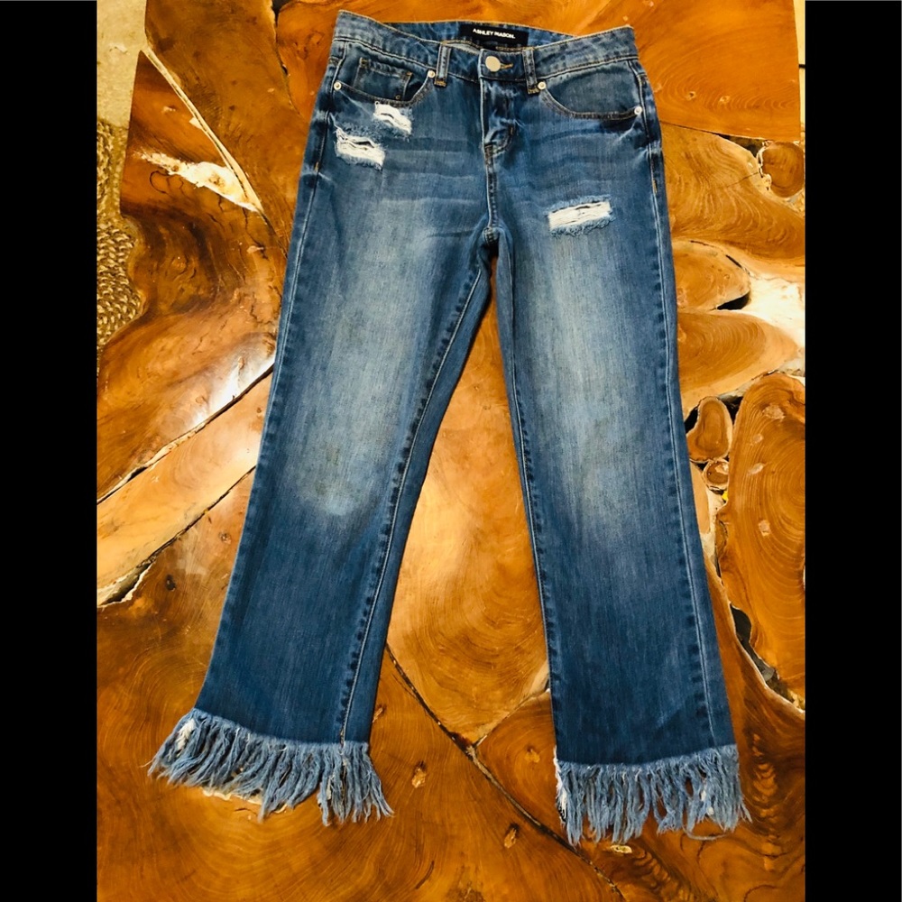 Cropped denim fringe jeans!